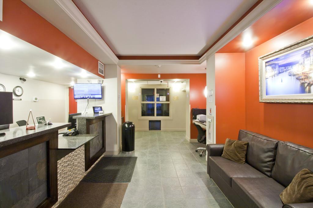 Travelodge By Wyndham Kindersley Exterior photo